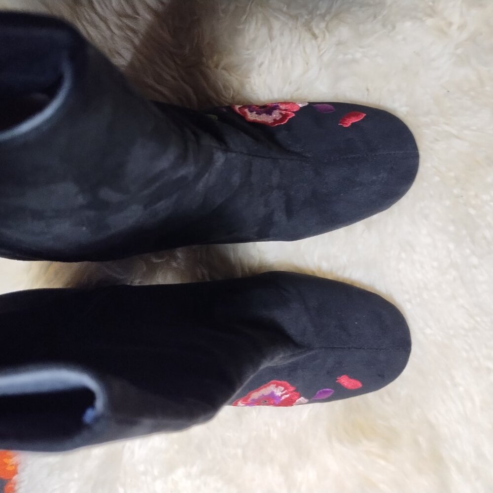Topshop Faux Suede Black Madame Floral Embroidery Boots-Sz 9.5 - Picture 11 of 11